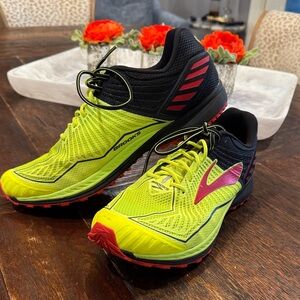 Brooks Men's Lime Green/Black Athletic Shoes LIKE NEW!!